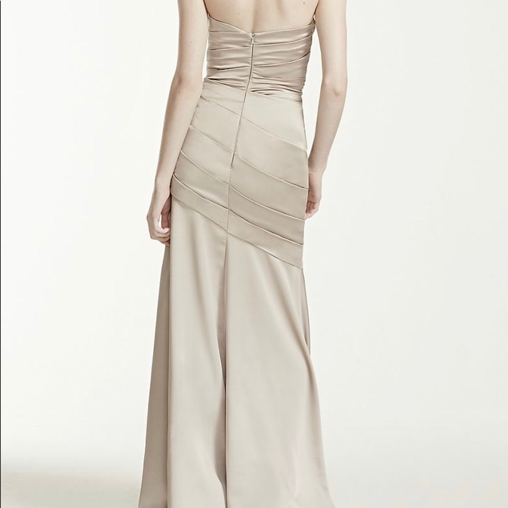 Formal satin dress color sangria - Picture 6 of 7